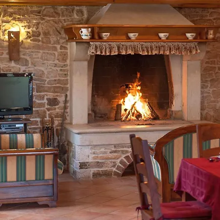 Beautiful Villa Relax With Private Pool In Labin - Rabac וילה